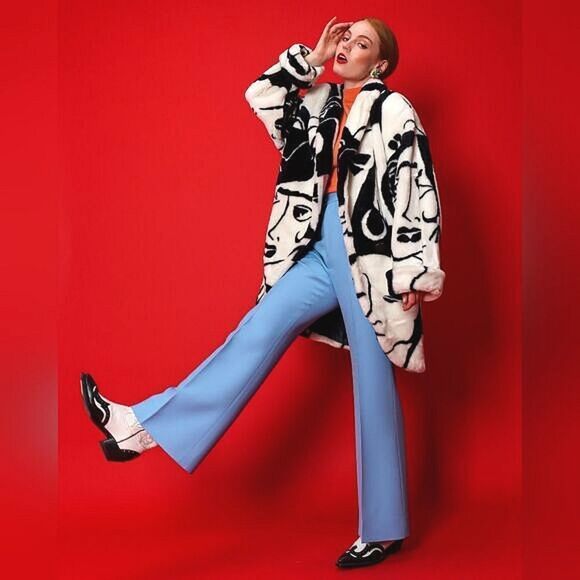 DONNYBROOK FUR COATS  - Picture 3 of 16